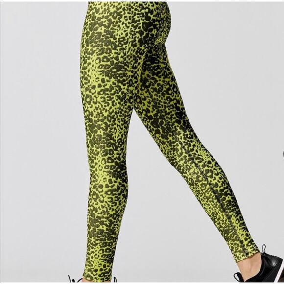 ONA By Yoon Chung Womens XS Neon Cheetah Activewear Leggings 25" Workout - Picture 6 of 11